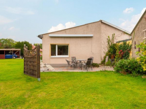 Bungalow in Pepelow with Terrace, Garden, Barbecue, Parking in Am Salzhaff